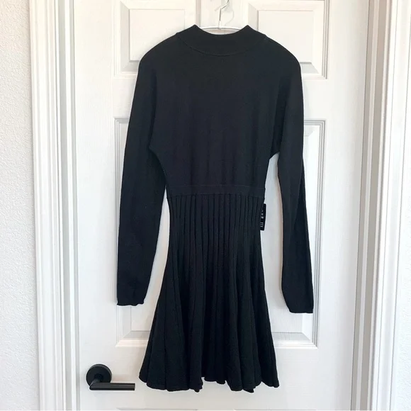 [🌟 PRICE FIRM] EXPRESS Black Pleated Open-Back Sweater Dress Extra Small XS - Picture 7 of 15